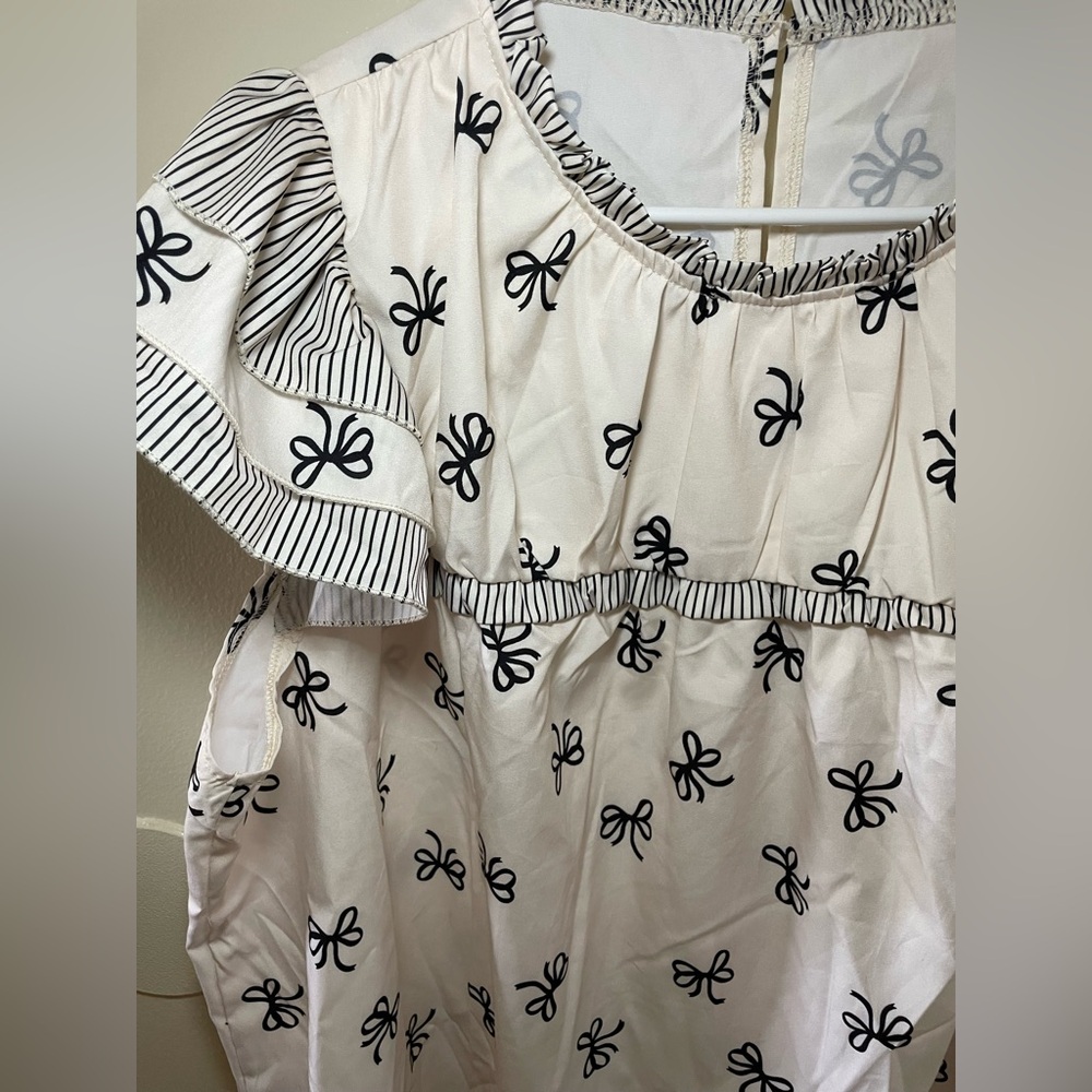 ✨SHEIN Bow Blouse Size 3X #A1 - Picture 2 of 6